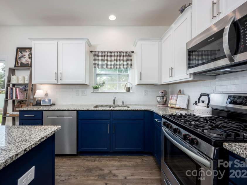 116 Kingsway Drive, Mooresville, NC 28115.  MLS# CAR4314765, YatesRealty ID 24721. 