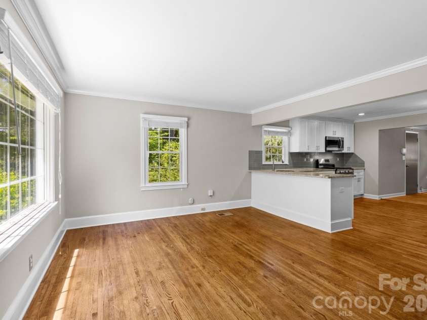 5235 Auburndale Road, Charlotte, NC 28205.  MLS# CAR4381589, YatesRealty ID 24721. 