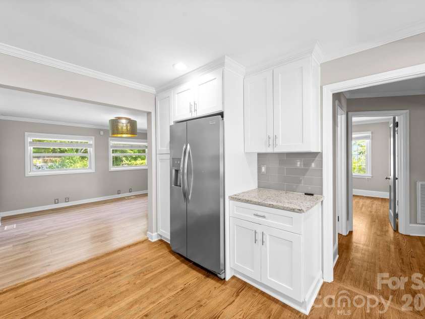 5235 Auburndale Road, Charlotte, NC 28205.  MLS# CAR4381589, YatesRealty ID 24721. 