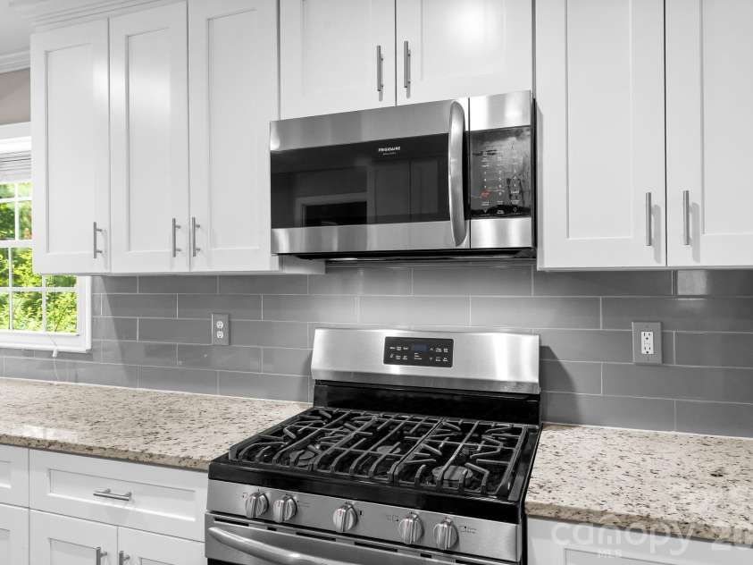5235 Auburndale Road, Charlotte, NC 28205.  MLS# CAR4381589, YatesRealty ID 24721. 