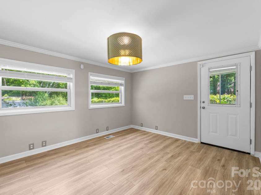5235 Auburndale Road, Charlotte, NC 28205.  MLS# CAR4381589, YatesRealty ID 24721. 