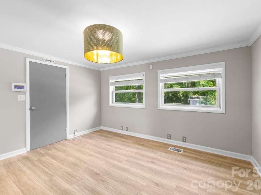 5235 Auburndale Road, Charlotte, NC 28205.  MLS# CAR4381589, YatesRealty ID 24721. 