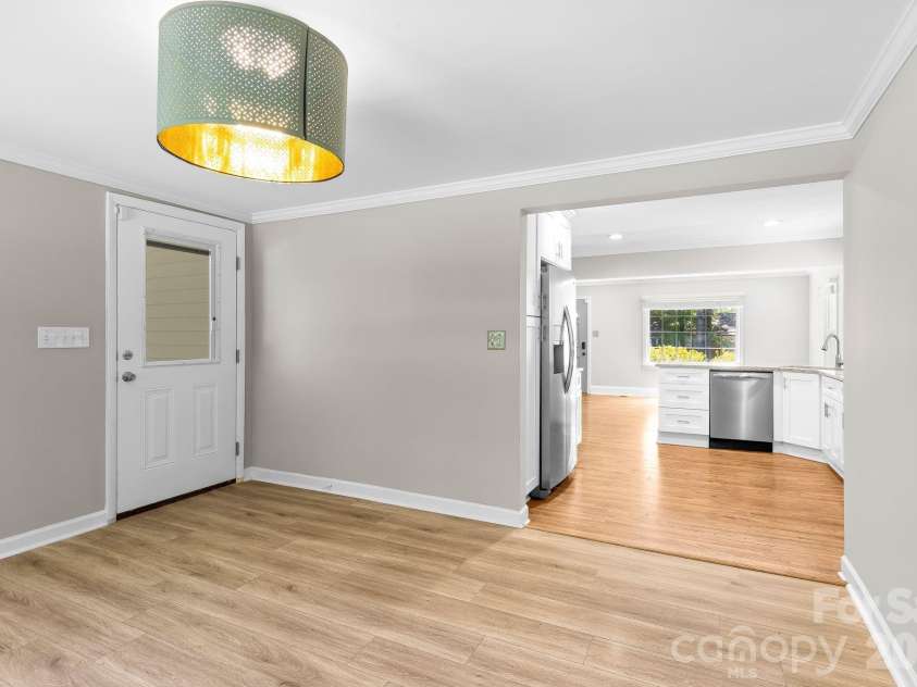5235 Auburndale Road, Charlotte, NC 28205.  MLS# CAR4381589, YatesRealty ID 24721. 