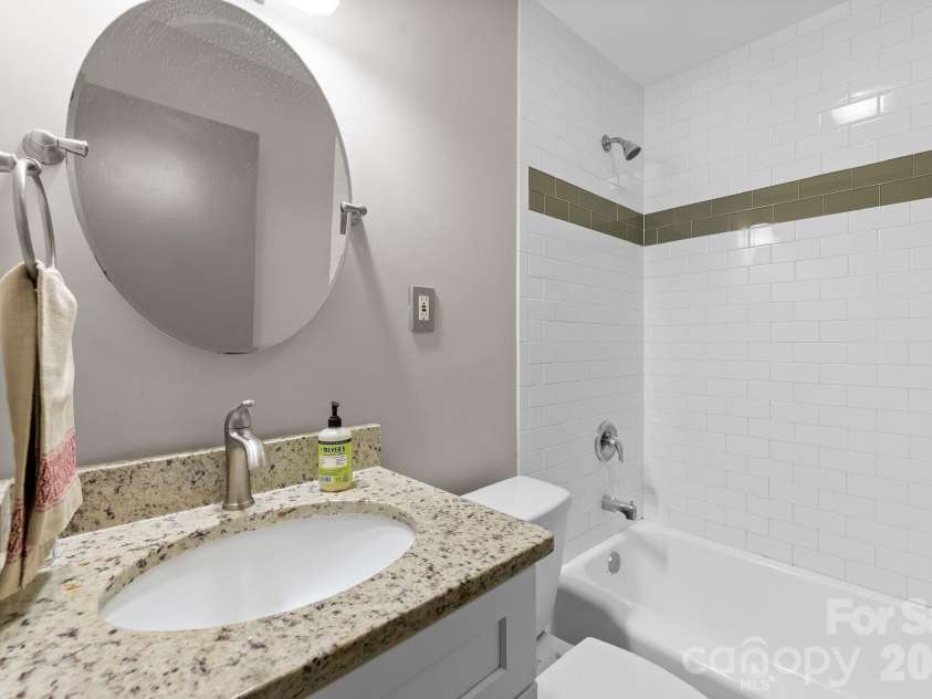 5235 Auburndale Road, Charlotte, NC 28205.  MLS# CAR4381589, YatesRealty ID 24721. 