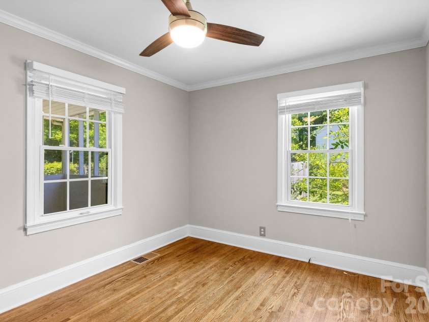 5235 Auburndale Road, Charlotte, NC 28205.  MLS# CAR4381589, YatesRealty ID 24721. 