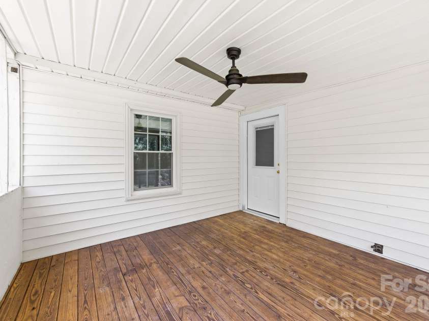 5235 Auburndale Road, Charlotte, NC 28205.  MLS# CAR4381589, YatesRealty ID 24721. 