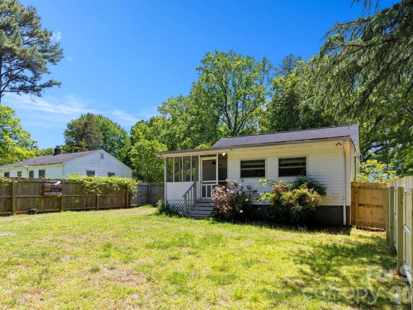 5235 Auburndale Road, Charlotte, NC 28205.  MLS# CAR4381589, YatesRealty ID 24721. 