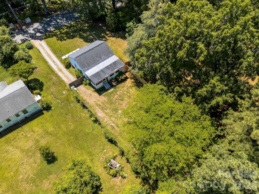 5235 Auburndale Road, Charlotte, NC 28205.  MLS# CAR4381589, YatesRealty ID 24721. 