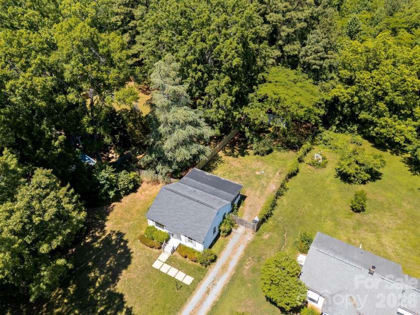 5235 Auburndale Road, Charlotte, NC 28205.  MLS# CAR4381589, YatesRealty ID 24721. 