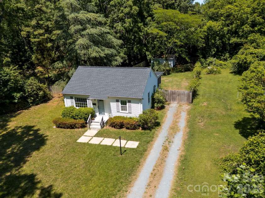 5235 Auburndale Road, Charlotte, NC 28205.  MLS# CAR4381589, YatesRealty ID 24721. 