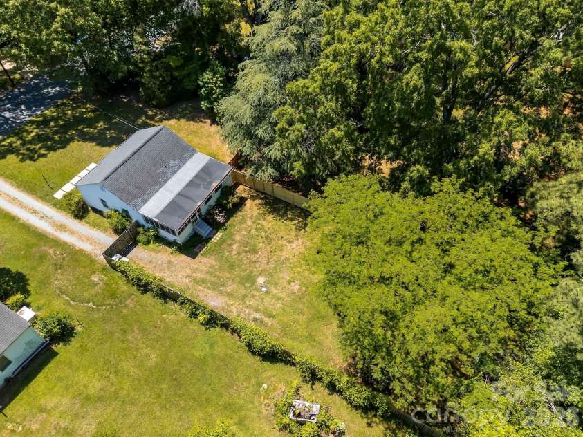 5235 Auburndale Road, Charlotte, NC 28205.  MLS# CAR4381589, YatesRealty ID 24721. 