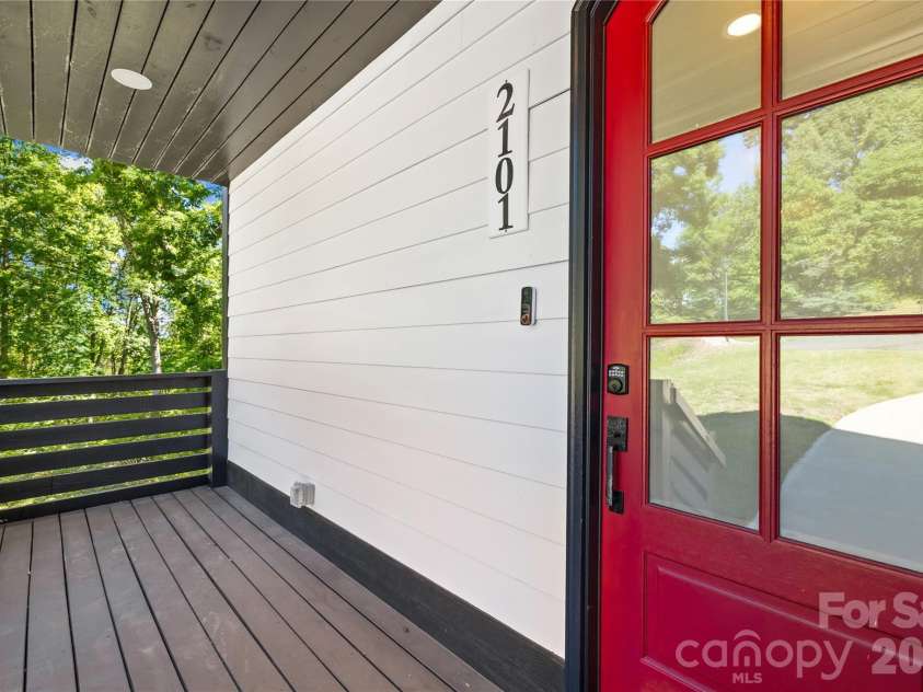 2101 Highland View Lane, Charlotte, NC 28214.  MLS# CAR4385026, YatesRealty ID 24722. 