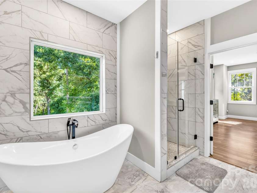 2101 Highland View Lane, Charlotte, NC 28214.  MLS# CAR4385026, YatesRealty ID 24722. 