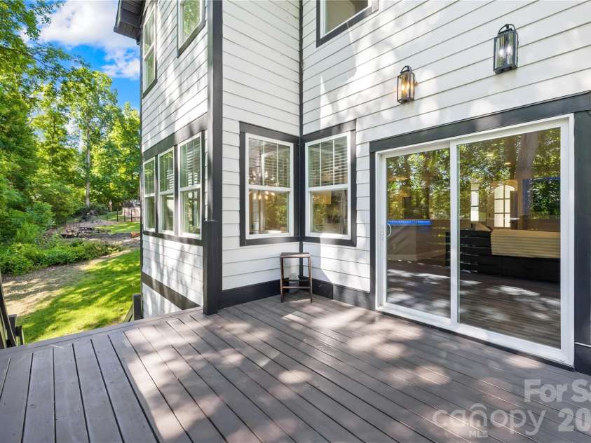 2101 Highland View Lane, Charlotte, NC 28214.  MLS# CAR4385026, YatesRealty ID 24722. 