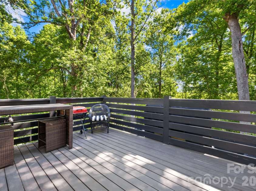 2101 Highland View Lane, Charlotte, NC 28214.  MLS# CAR4385026, YatesRealty ID 24722. 