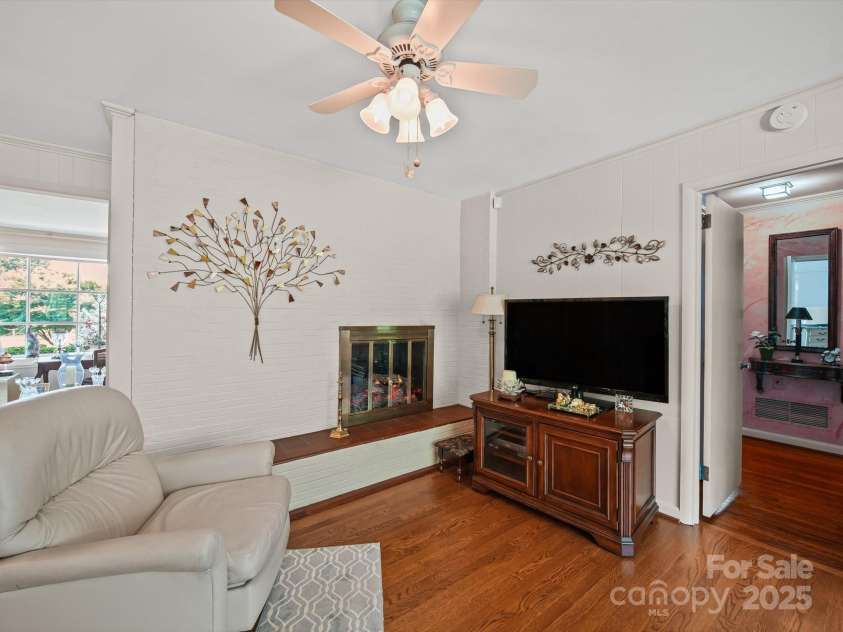 3008 Imperial Drive, Gastonia, NC 28054.  MLS# CAR4278467, YatesRealty ID 24722. 