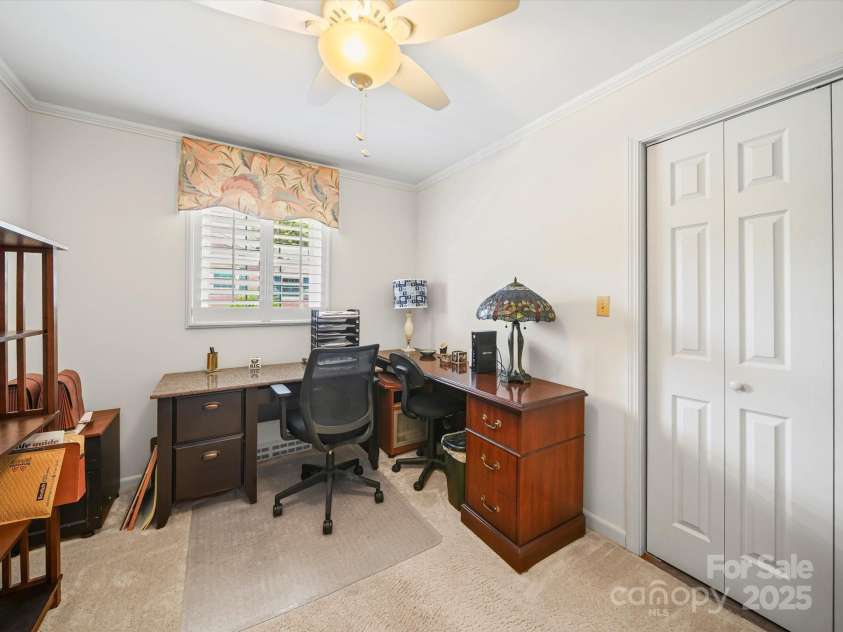 3008 Imperial Drive, Gastonia, NC 28054.  MLS# CAR4278467, YatesRealty ID 24722. 