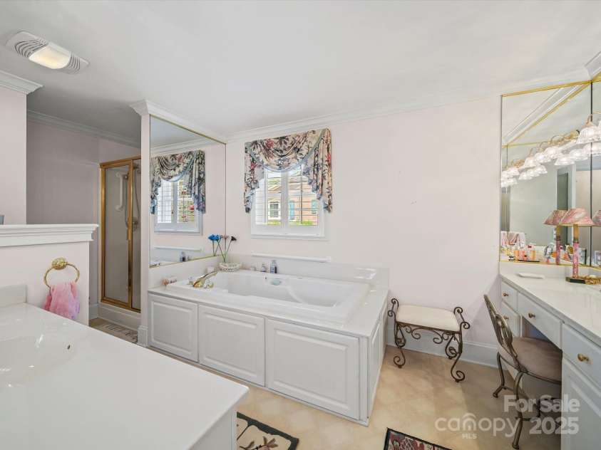 3008 Imperial Drive, Gastonia, NC 28054.  MLS# CAR4278467, YatesRealty ID 24722. 