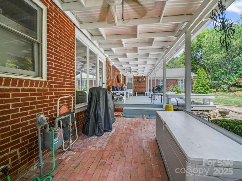 3008 Imperial Drive, Gastonia, NC 28054.  MLS# CAR4278467, YatesRealty ID 24722. 
