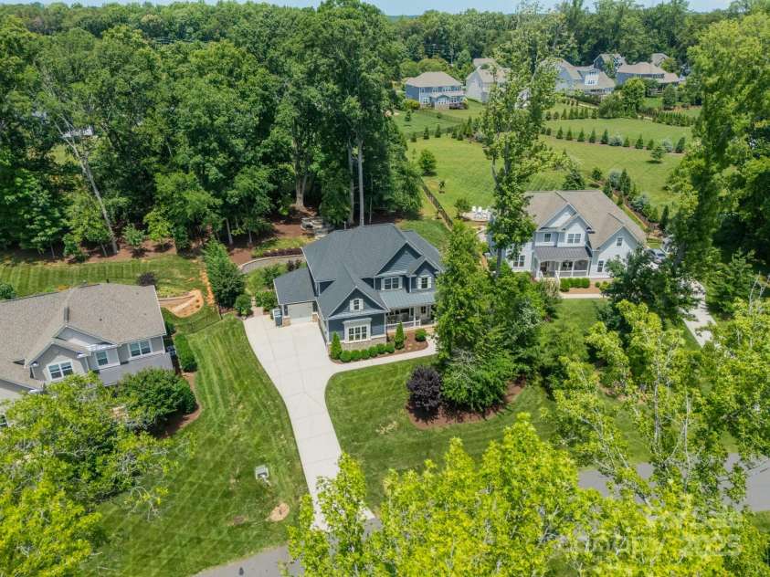 208 South Shore Drive, Belmont, NC 28012.  MLS# CAR4264831, YatesRealty ID 24723. 208 South Shore Drive, Belmont NC in McLean South Shore