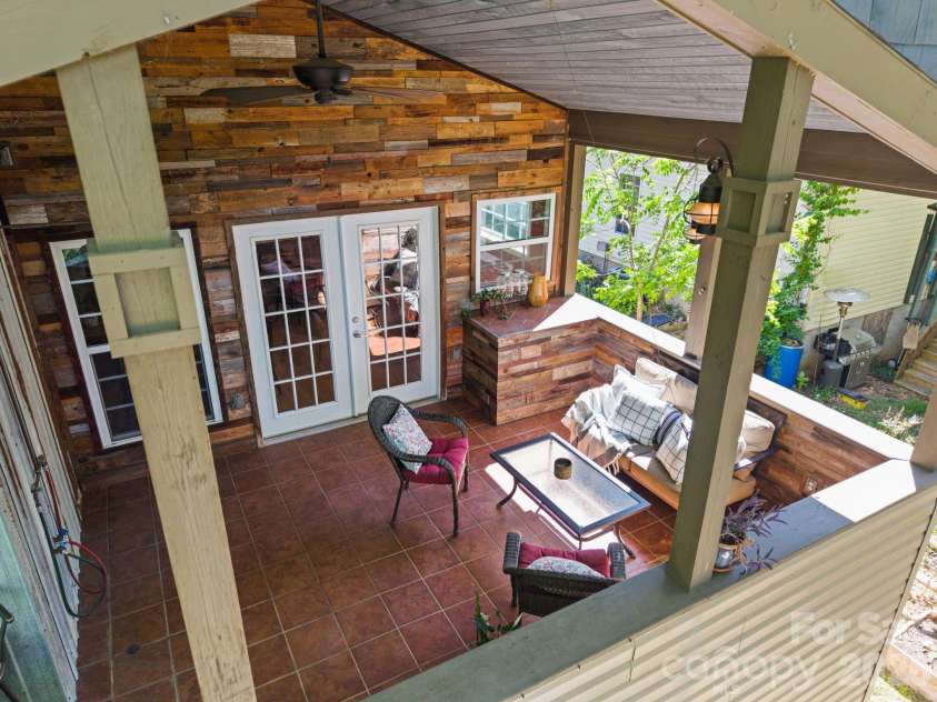 33 Wilmington Street, Asheville, NC 28806.  MLS# CAR4379800, YatesRealty ID 24724. 