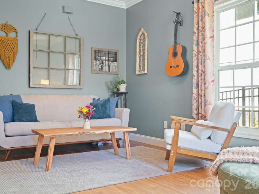 33 Wilmington Street, Asheville, NC 28806.  MLS# CAR4379800, YatesRealty ID 24724. 