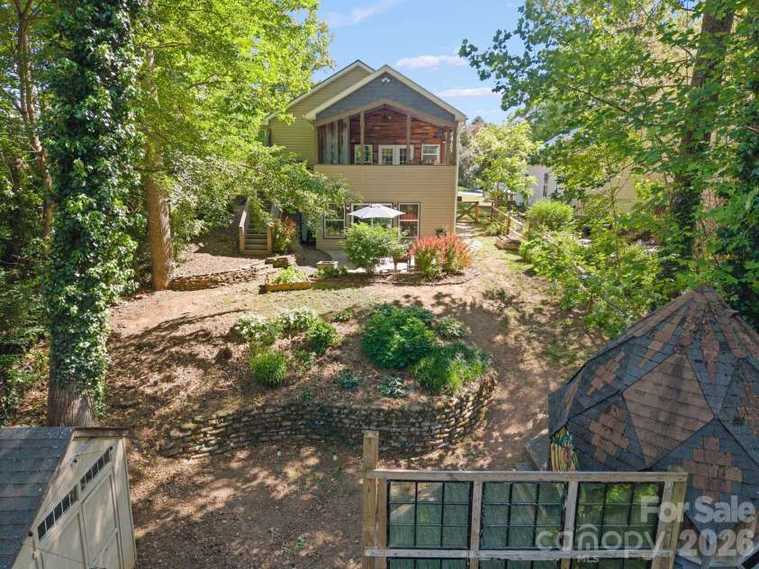 33 Wilmington Street, Asheville, NC 28806.  MLS# CAR4379800, YatesRealty ID 24724. 