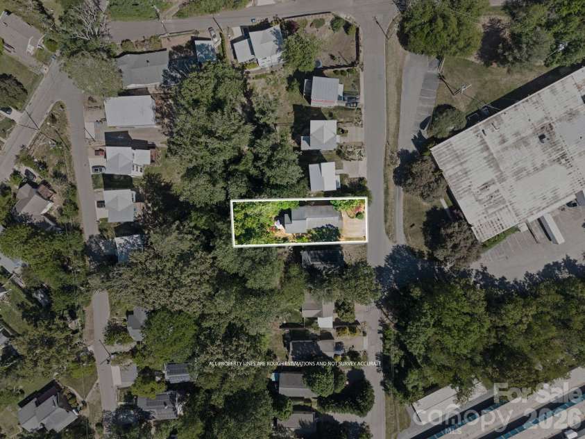 33 Wilmington Street, Asheville, NC 28806.  MLS# CAR4379800, YatesRealty ID 24724. 