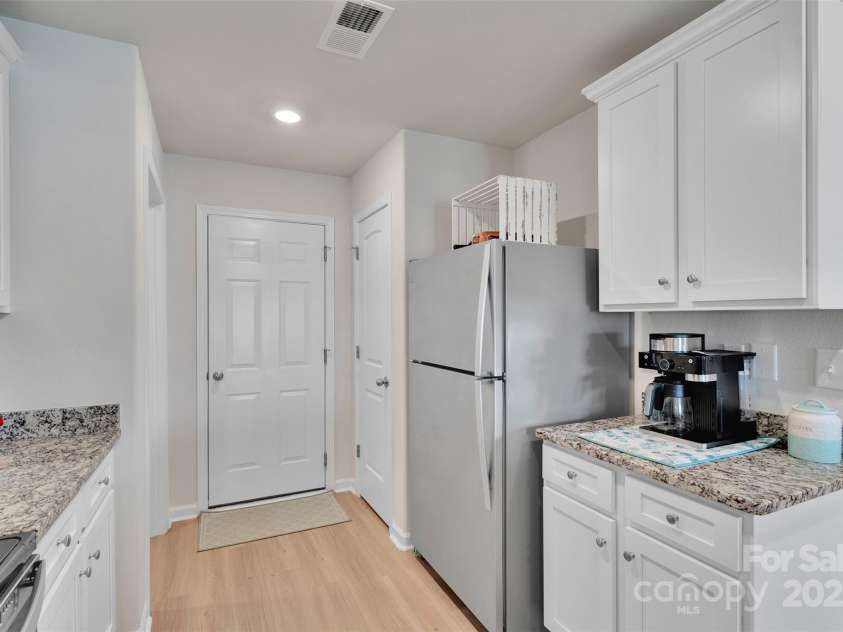 410 Apex Circle, Shelby, NC 28152.  MLS# CAR4269805, YatesRealty ID 24724. 