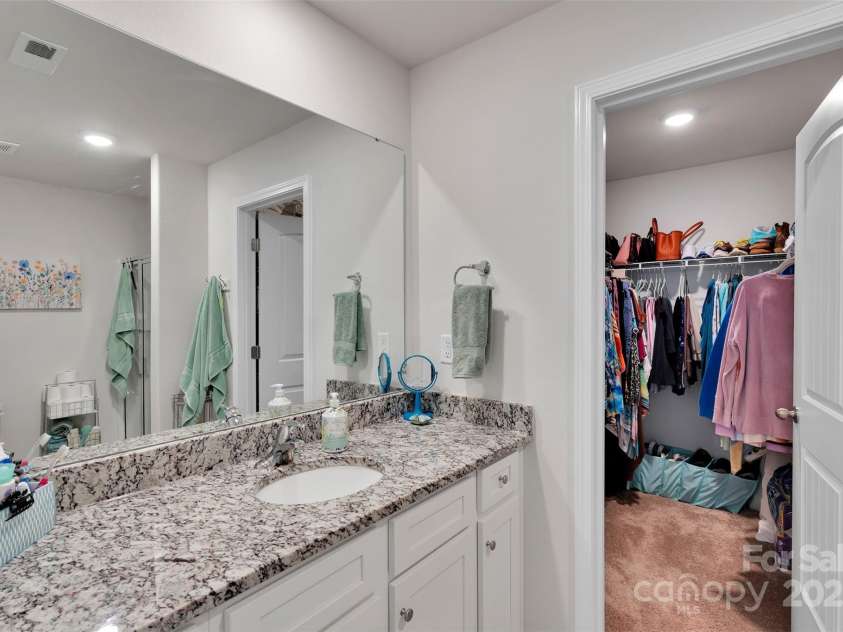 410 Apex Circle, Shelby, NC 28152.  MLS# CAR4269805, YatesRealty ID 24724. 