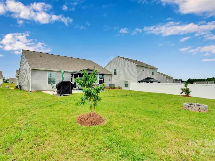 410 Apex Circle, Shelby, NC 28152.  MLS# CAR4269805, YatesRealty ID 24724. 