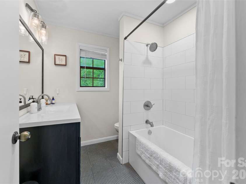 280 Timberside Drive, Mars Hill, NC 28754.  MLS# CAR4375778, YatesRealty ID 24725. 