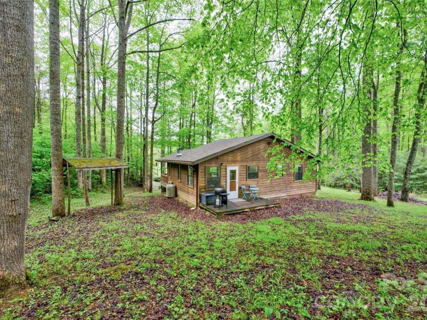 280 Timberside Drive, Mars Hill, NC 28754.  MLS# CAR4375778, YatesRealty ID 24725. 