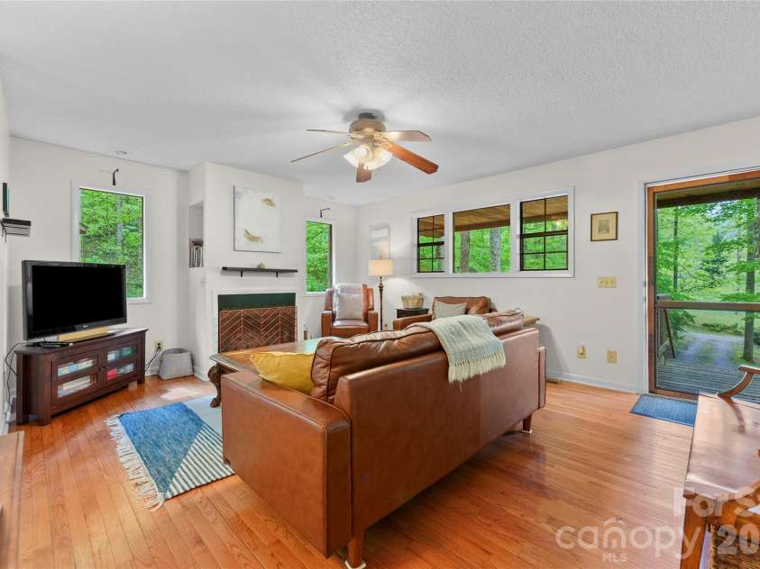 280 Timberside Drive, Mars Hill, NC 28754.  MLS# CAR4375778, YatesRealty ID 24725. 