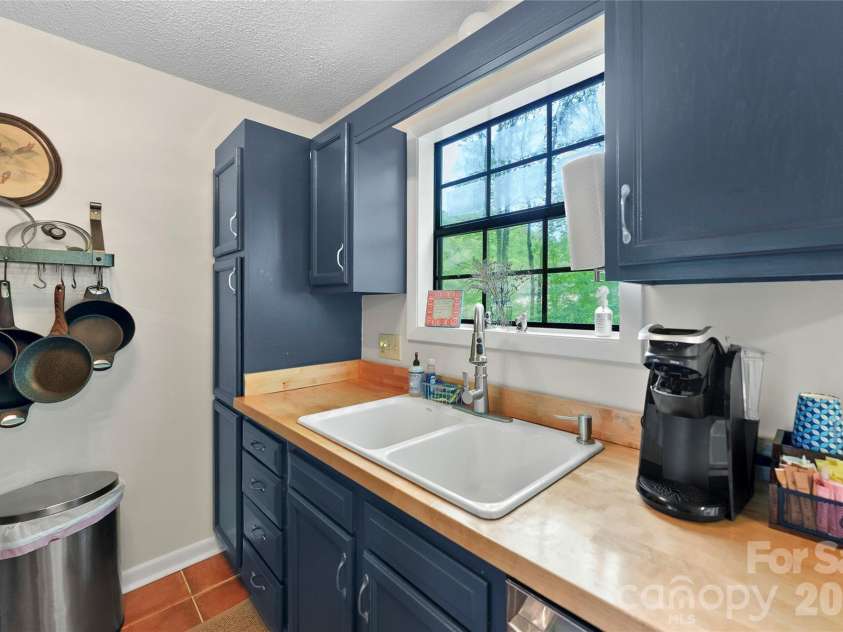 280 Timberside Drive, Mars Hill, NC 28754.  MLS# CAR4375778, YatesRealty ID 24725. 