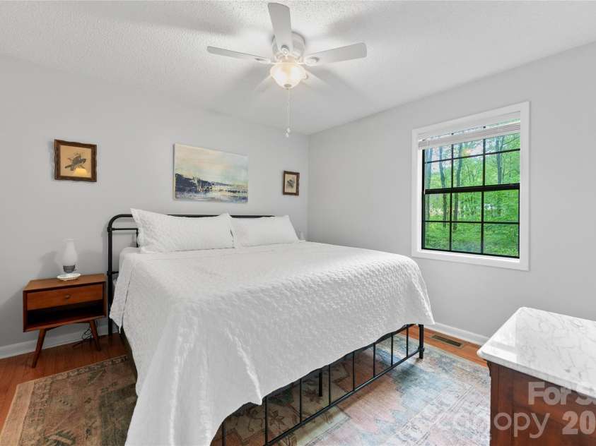 280 Timberside Drive, Mars Hill, NC 28754.  MLS# CAR4375778, YatesRealty ID 24725. 