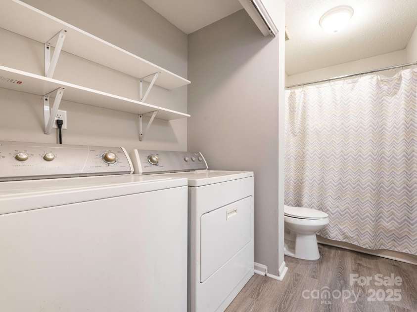 8208 Cedar Glen Drive, Charlotte, NC 28212.  MLS# CAR4265239, YatesRealty ID 24725. Bathroom 2 & Laundry