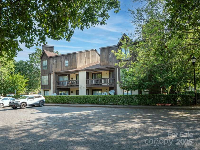 8208 Cedar Glen Drive, Charlotte, NC 28212.  MLS# CAR4265239, YatesRealty ID 24725. Front Exterior