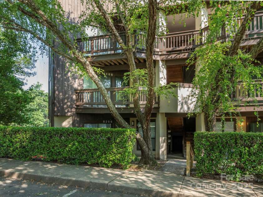 8208 Cedar Glen Drive, Charlotte, NC 28212.  MLS# CAR4265239, YatesRealty ID 24725. Front Exterior