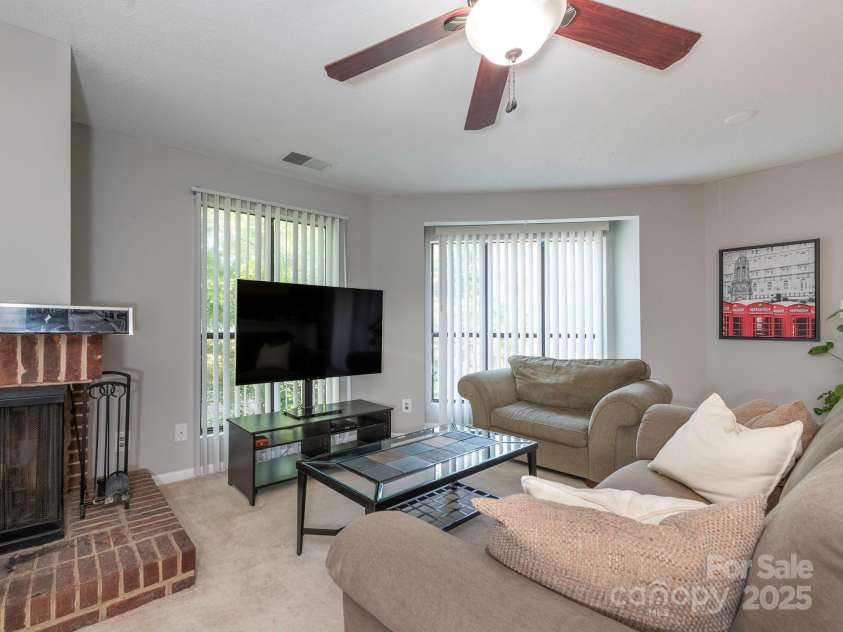 8208 Cedar Glen Drive, Charlotte, NC 28212.  MLS# CAR4265239, YatesRealty ID 24725. Living Room