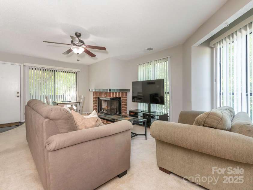 8208 Cedar Glen Drive, Charlotte, NC 28212.  MLS# CAR4265239, YatesRealty ID 24725. Living Room