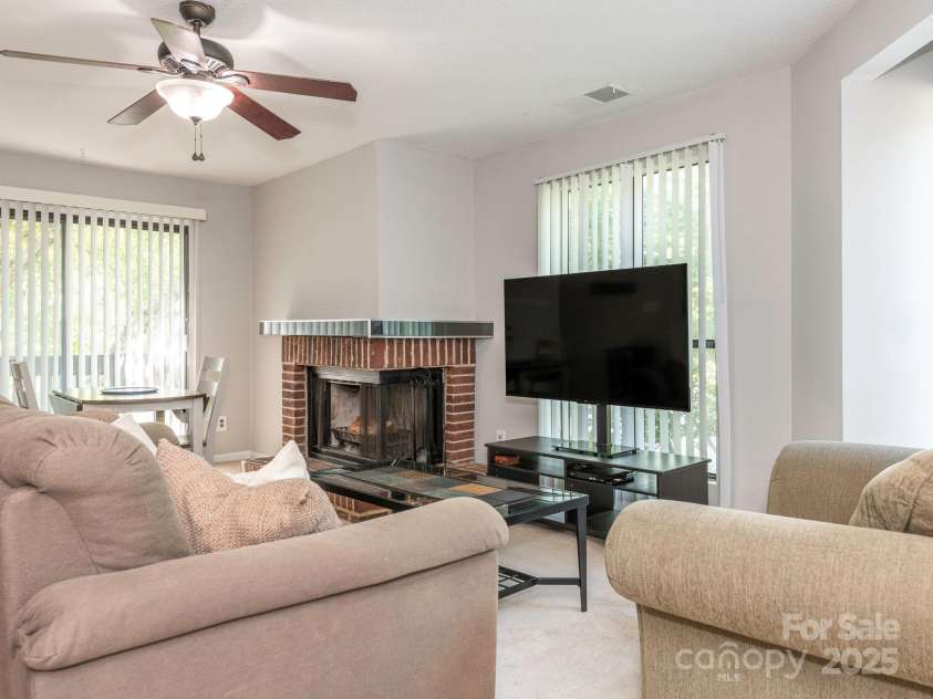 8208 Cedar Glen Drive, Charlotte, NC 28212.  MLS# CAR4265239, YatesRealty ID 24725. Living Room