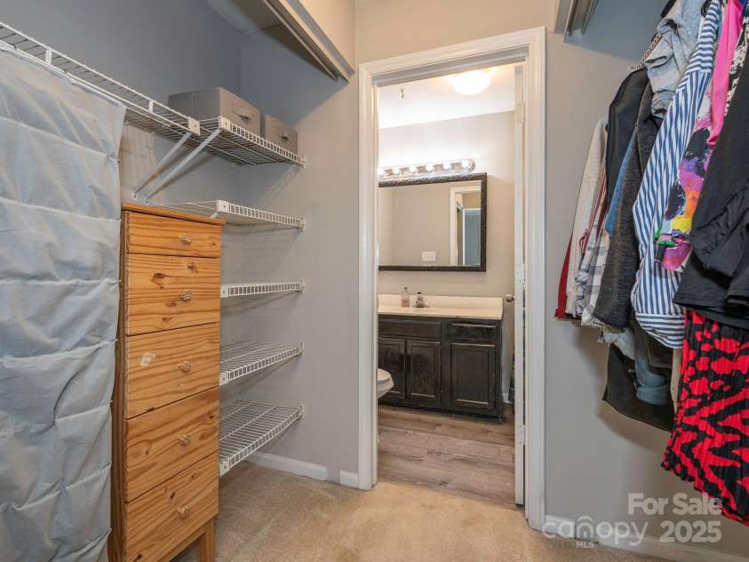 8208 Cedar Glen Drive, Charlotte, NC 28212.  MLS# CAR4265239, YatesRealty ID 24725. Primary Closets
