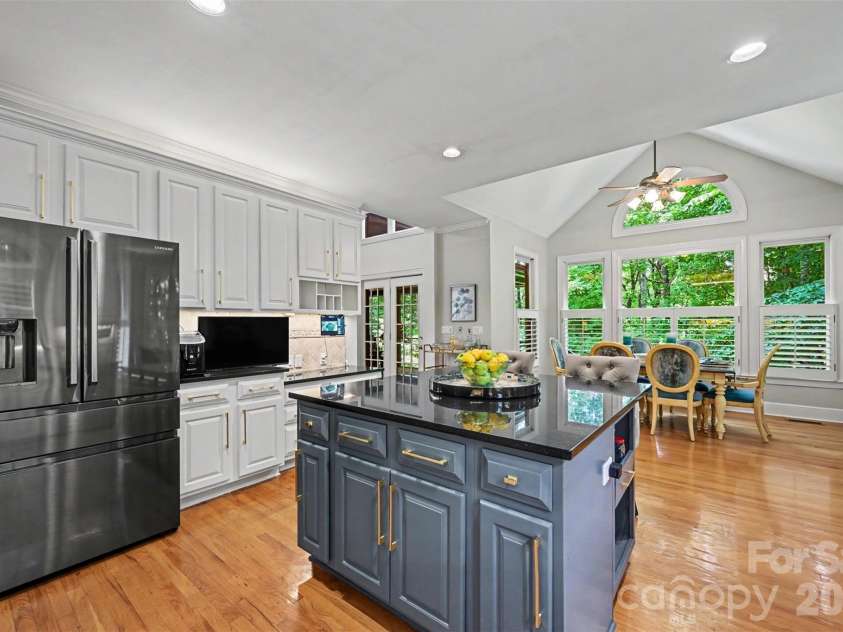 10808 Lederer Avenue, Charlotte, NC 28277.  MLS# CAR4375629, YatesRealty ID 24726. 