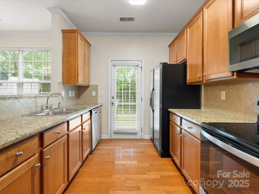 2137 Midnight Blue Lane, Fort Mill, SC 29708.  MLS# CAR4251116, YatesRealty ID 24727. 