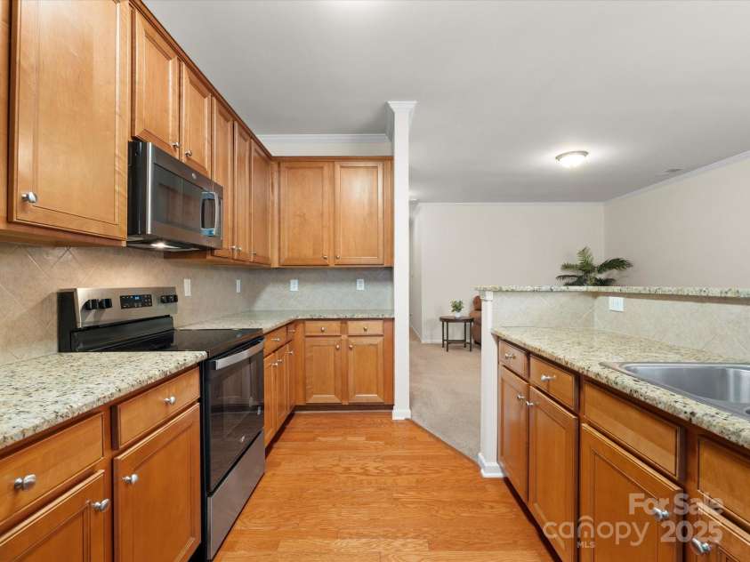2137 Midnight Blue Lane, Fort Mill, SC 29708.  MLS# CAR4251116, YatesRealty ID 24727. 