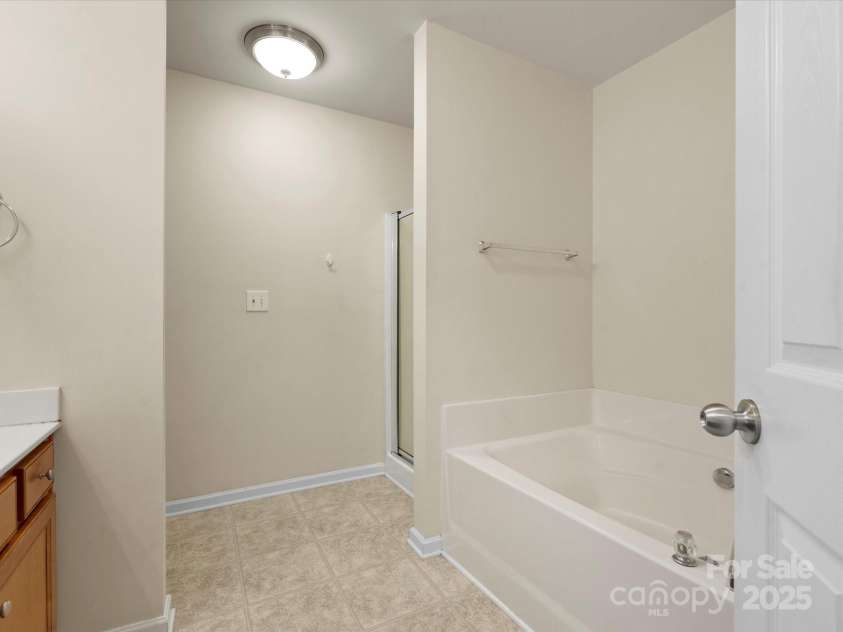2137 Midnight Blue Lane, Fort Mill, SC 29708.  MLS# CAR4251116, YatesRealty ID 24727. 