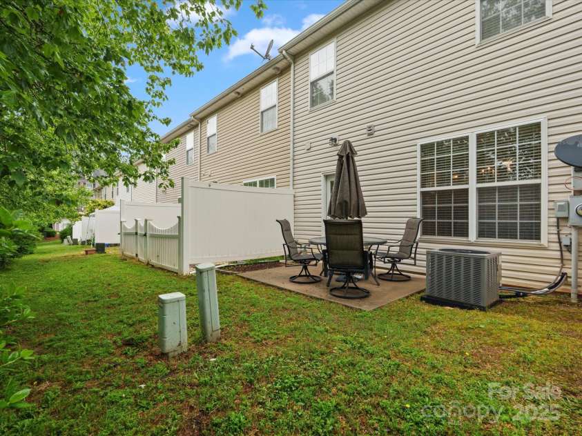 2137 Midnight Blue Lane, Fort Mill, SC 29708.  MLS# CAR4251116, YatesRealty ID 24727. 