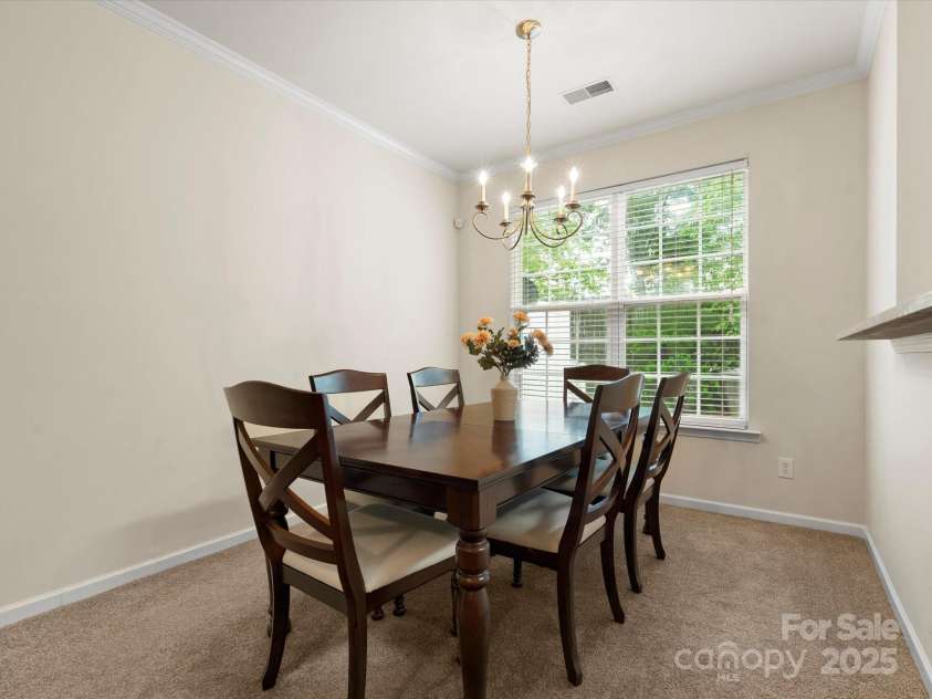 2137 Midnight Blue Lane, Fort Mill, SC 29708.  MLS# CAR4251116, YatesRealty ID 24727. Clean paint and neutral colors, clean as a pin