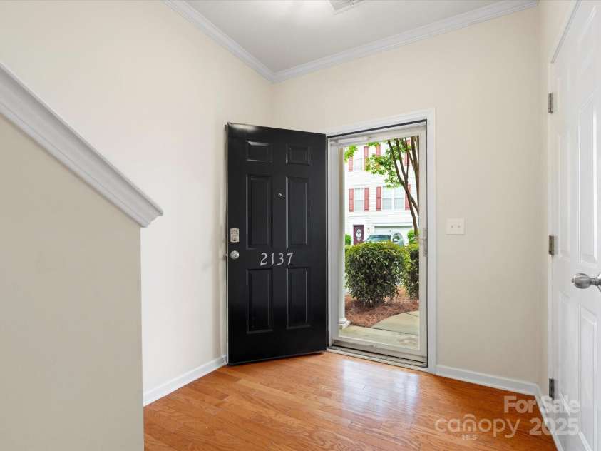 2137 Midnight Blue Lane, Fort Mill, SC 29708.  MLS# CAR4251116, YatesRealty ID 24727. Large foyer just waiting for your drop zone creation